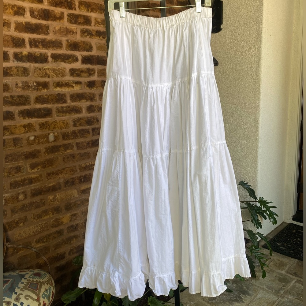 Tiered white skirt